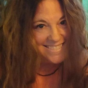 Meet your Posher, Dana